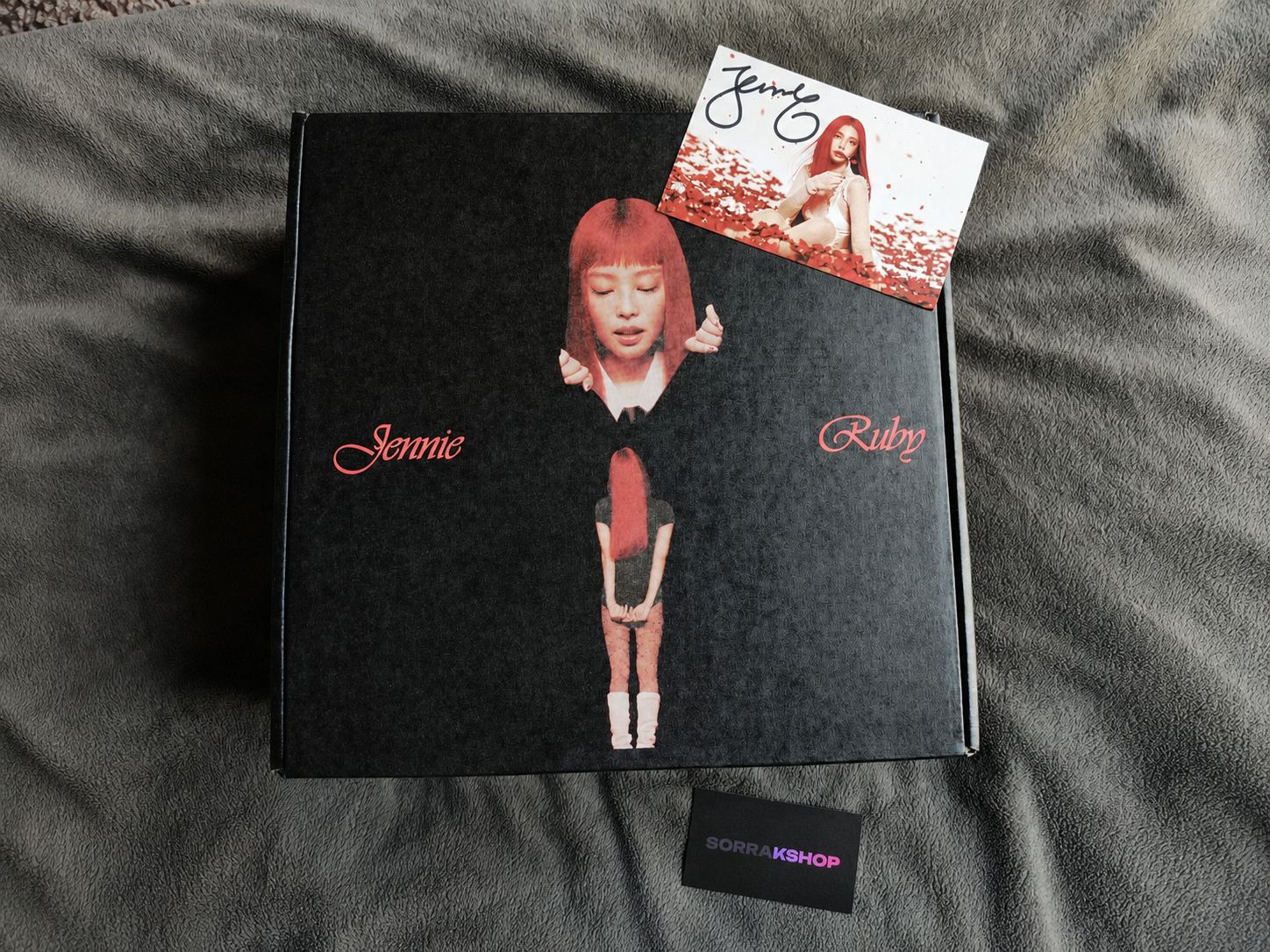 Unboxing album Jennie Ruby